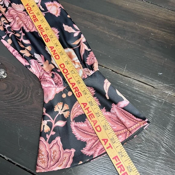 Julia Jordan Floral Long Sleeve Dress in Pink and Black - Picture 11 of 11